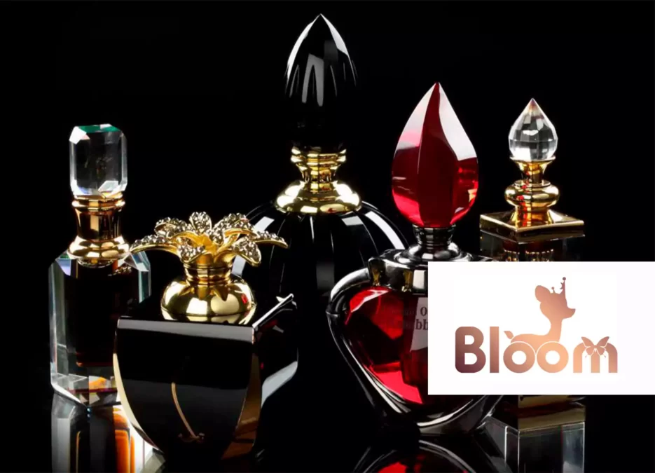 الصورة تضم مجموعة من أفضل أنواع العطور وتعرف على عناوين فروع بلوم للعطور في السعودية في الرياض وجدة والمدينة ومكة والطائف والدمام ورقم هافت خدمة العملاء ومواعيد العمل داخل الفروع